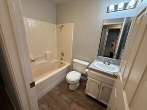 9004 St Jean Ct in Bakersfield, CA - Building Photo - Building Photo