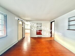 3221 Bowser Ave in Fort Wayne, IN - Building Photo - Building Photo