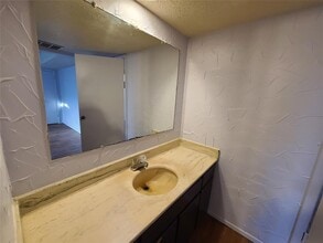 1809 Roman Rd-Unit -B in Grand Prairie, TX - Building Photo - Building Photo