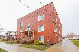 6156 Ridge Rd-Unit -3 in Parma, OH - Building Photo - Building Photo
