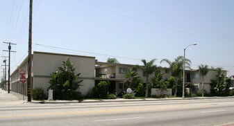 Alhambra Gardens in Alhambra, CA - Building Photo
