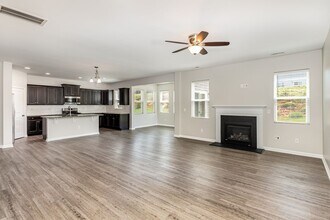 31 W Copenhaver Dr in Clayton, NC - Building Photo - Building Photo