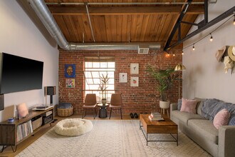 1300 N Pennsylvania St, Unit 210 in Denver, CO - Building Photo - Building Photo