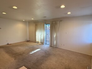 670 W Arroyo St in Reno, NV - Building Photo - Building Photo