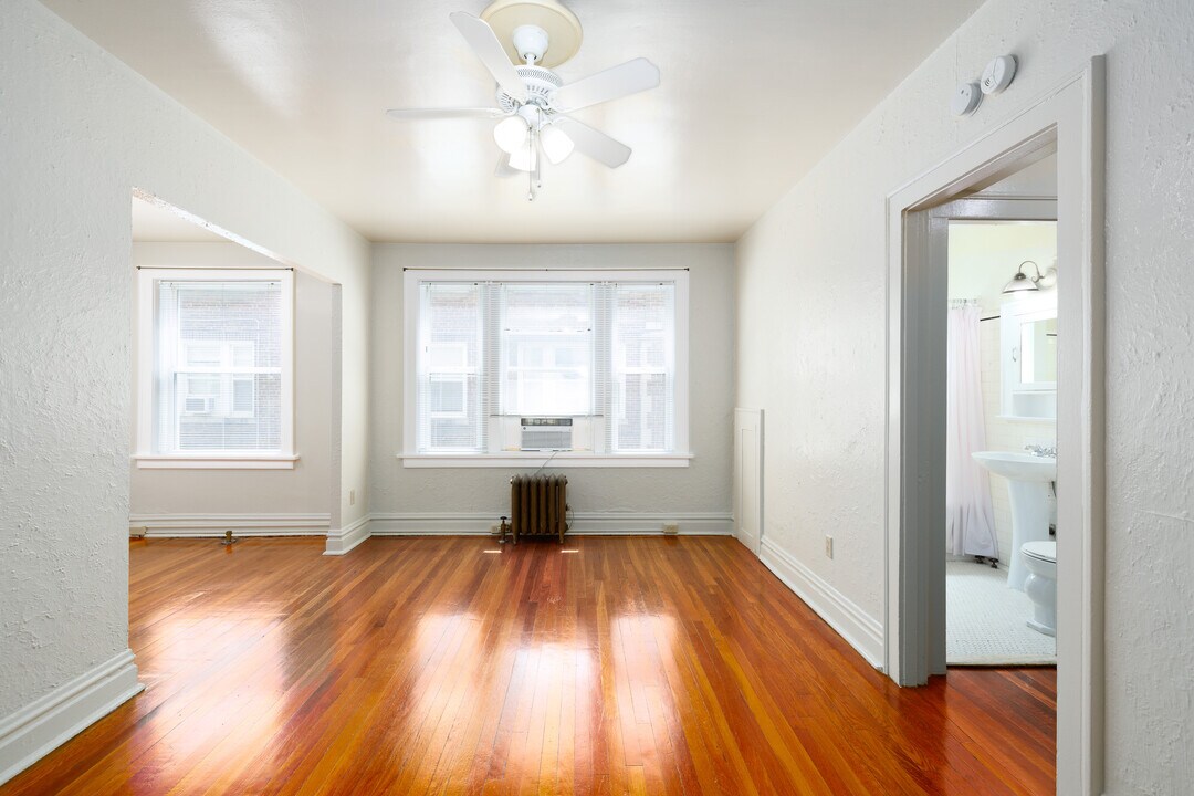 Toronto Parcade Apartments in St. Louis, MO - Building Photo
