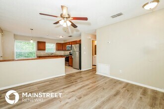 1109 Cambourne Dr in Kissimmee, FL - Foto de edificio - Building Photo