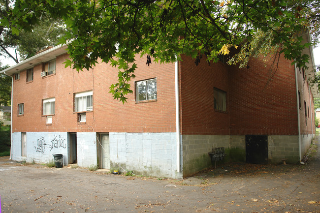 211 Kirkwood Rd NE in Atlanta, GA - Foto de edificio - Building Photo