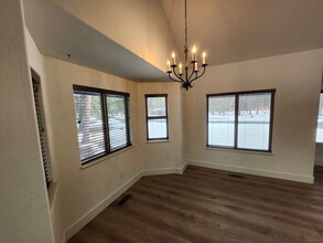 19556 Manzanita Ln in Bend, OR - Building Photo - Building Photo