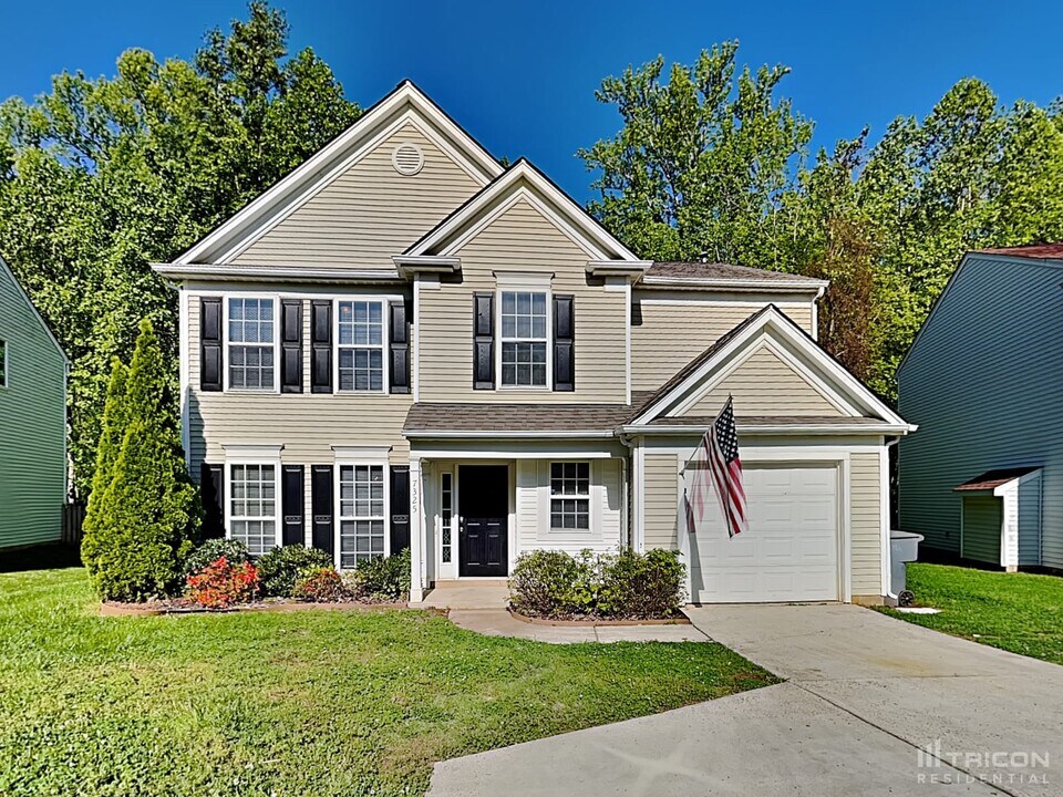 7325 Balancing Rock Ct in Charlotte, NC - Building Photo