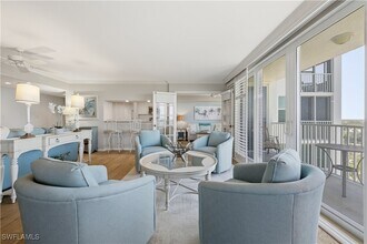 6361 Pelican Bay Blvd in Naples, FL - Building Photo - Building Photo