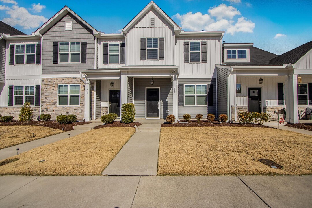 747 Hadstock Path in Zebulon, NC - Building Photo