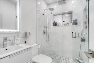 1445 NE 181st St in North Miami Beach, FL - Building Photo - Building Photo