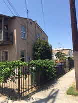 1651 S Rimpau Blvd in Los Angeles, CA - Building Photo