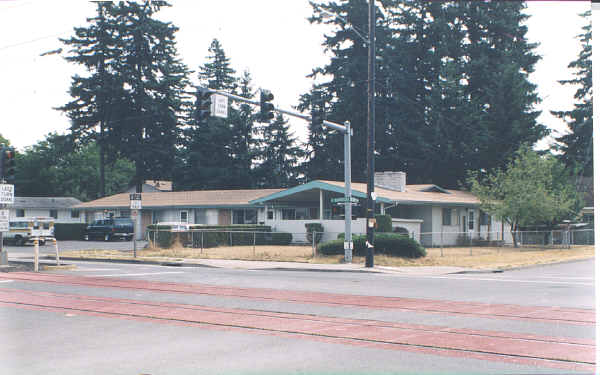 11706-11722 N Burnside St in Portland, OR - Foto de edificio - Building Photo