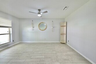 1005 Wilburn St in League City, TX - Building Photo - Building Photo