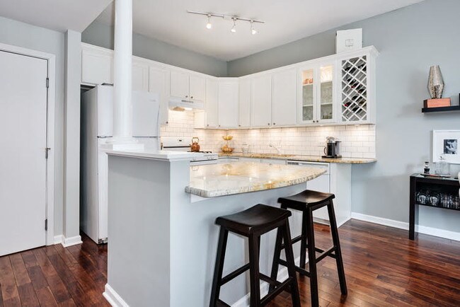 909 W Washington Blvd, Unit 601 in Chicago, IL - Building Photo - Building Photo