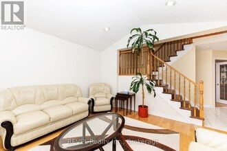 16 Chessington St in St Catharines, ON - Building Photo - Building Photo