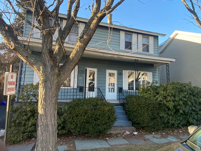 305 N Everett Ave, Unit 305