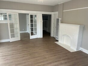 647 W 4th St, Unit 647 in Long Beach, CA - Building Photo - Building Photo
