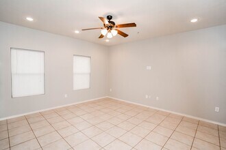 2206 E US Highway 281, Unit A-9 in Hidalgo, TX - Foto de edificio - Building Photo