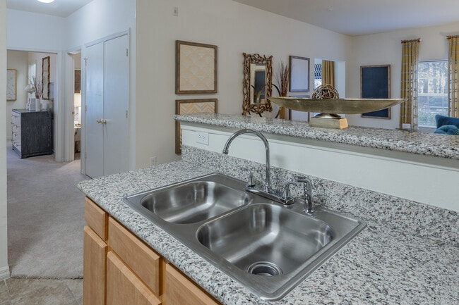 Boltons Landing in Charleston, SC - Foto de edificio - Interior Photo