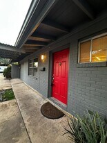 2104 Wordsworth Dr in Austin, TX - Building Photo