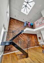 205-207 W 22nd St in New York, NY - Building Photo - Interior Photo