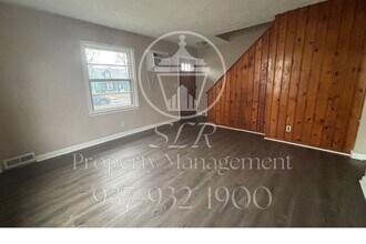 1029 Blakley Dr in Dayton, OH - Building Photo - Building Photo