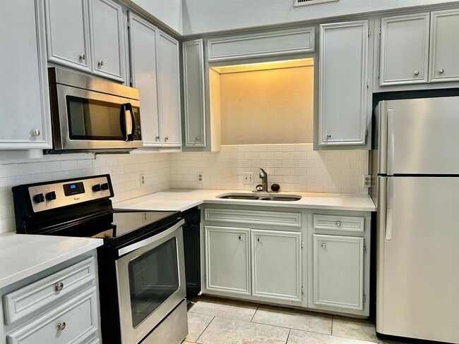 502 W 17th St in Austin, TX - Building Photo - Building Photo