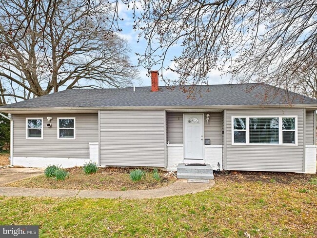 property at 5 Brennen Ct
