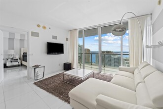 465 Brickell Ave, Unit 3405 in Miami, FL - Building Photo - Building Photo