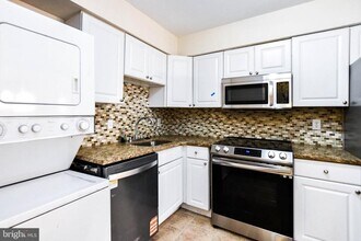 11482 Laurelwalk Dr in Laurel, MD - Building Photo - Building Photo