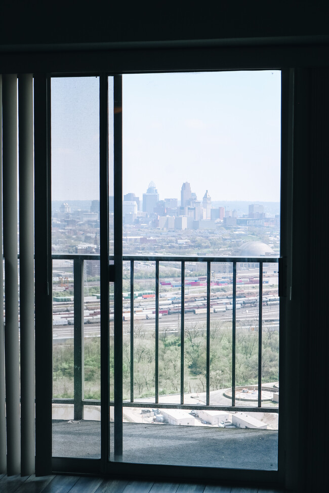 Emerald View in Cincinnati, OH - Foto de edificio - Building Photo