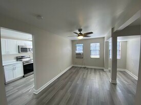 11 N Lakeside Dr in Lake Worth Beach, FL - Building Photo