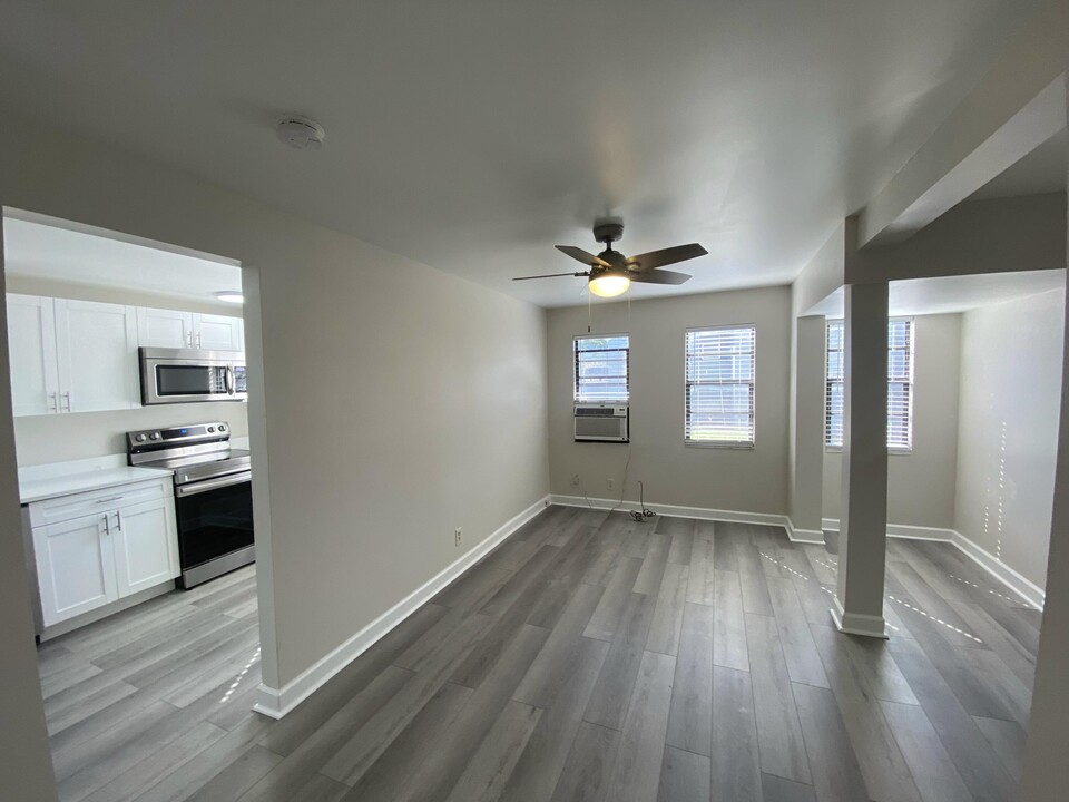 11 N Lakeside Dr in Lake Worth Beach, FL - Building Photo
