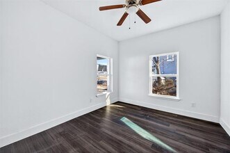 710 E Lamar St in Sherman, TX - Building Photo - Building Photo