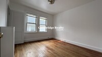 24 Chetwynd Rd, Unit 2R in Somerville, MA - Foto de edificio - Building Photo