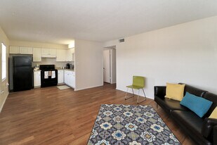 Greenway in Sarasota, FL - Building Photo