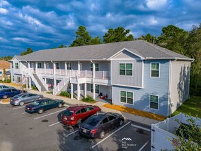 Spring Village Apartments in Spring Hill, FL - Building Photo - Building Photo