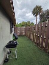 810 Sandtree Dr in Palm Beach Gardens, FL - Foto de edificio - Building Photo