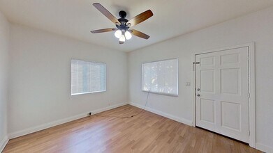 709 W Micheltorena St in Santa Barbara, CA - Foto de edificio - Building Photo