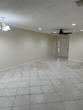 702 Crosswinds Dr in Greenacres, FL - Building Photo - Building Photo