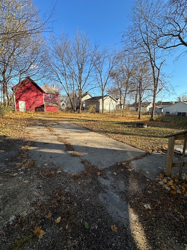 1043 Vine St in Beloit, WI - Building Photo - Building Photo