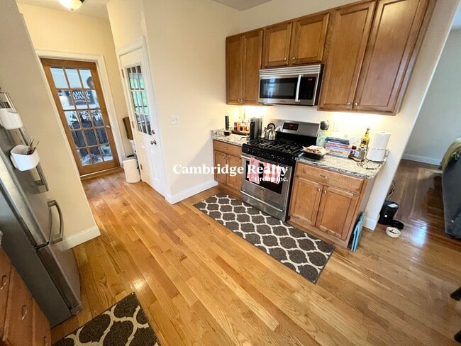 23 Willard Ave, Unit 3 in Medford, MA - Building Photo - Building Photo