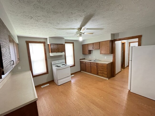 property at 901-903 N 12th St
