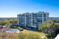 West Cove Condominiums in Maitland, FL - Foto de edificio - Building Photo