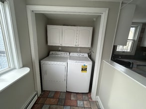 18 Grove St in Lynn, MA - Foto de edificio - Building Photo