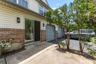 36 Sassafras Ct in North Brunswick, NJ - Building Photo - Building Photo