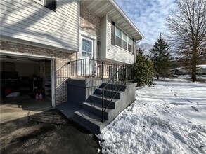 28 Willow Dr in Painted Post, NY - Building Photo - Building Photo