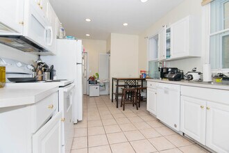 60 Gibbs St, Unit 1 in Brookline, MA - Building Photo - Building Photo